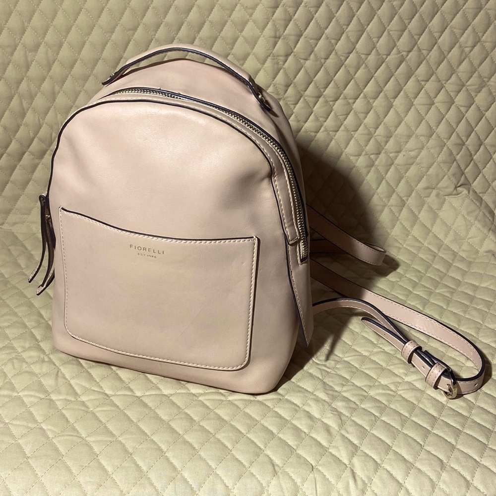 FIORELLI Purse/Backpack Light Soft Pink. NWOT.